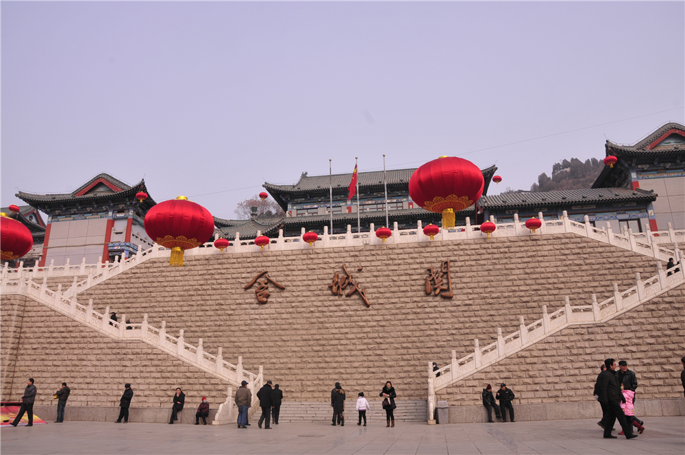 首页 专题  线路2:兰州(金城关文化博览园,水车博览园)——兰州新区