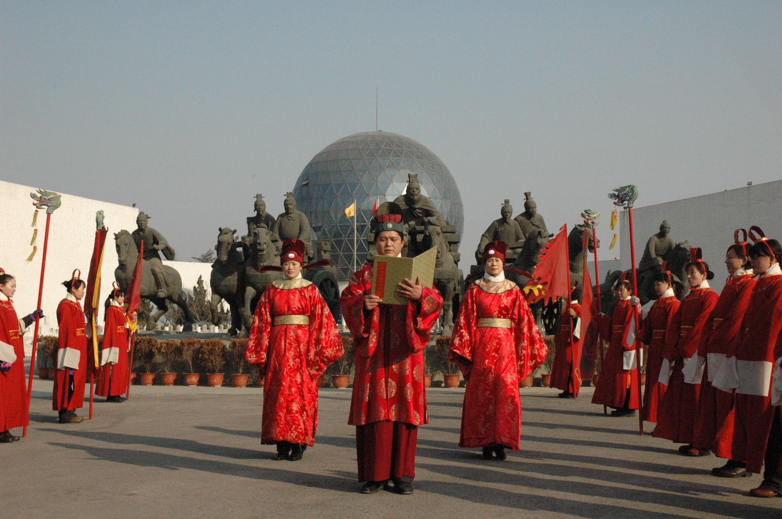 景区 电话:(0537)4411075 曲阜孔子六艺城为国家4a级旅游景区,占地