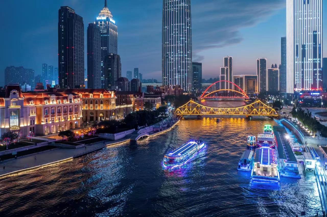 海河游船 天津旅游集团供图.jpg