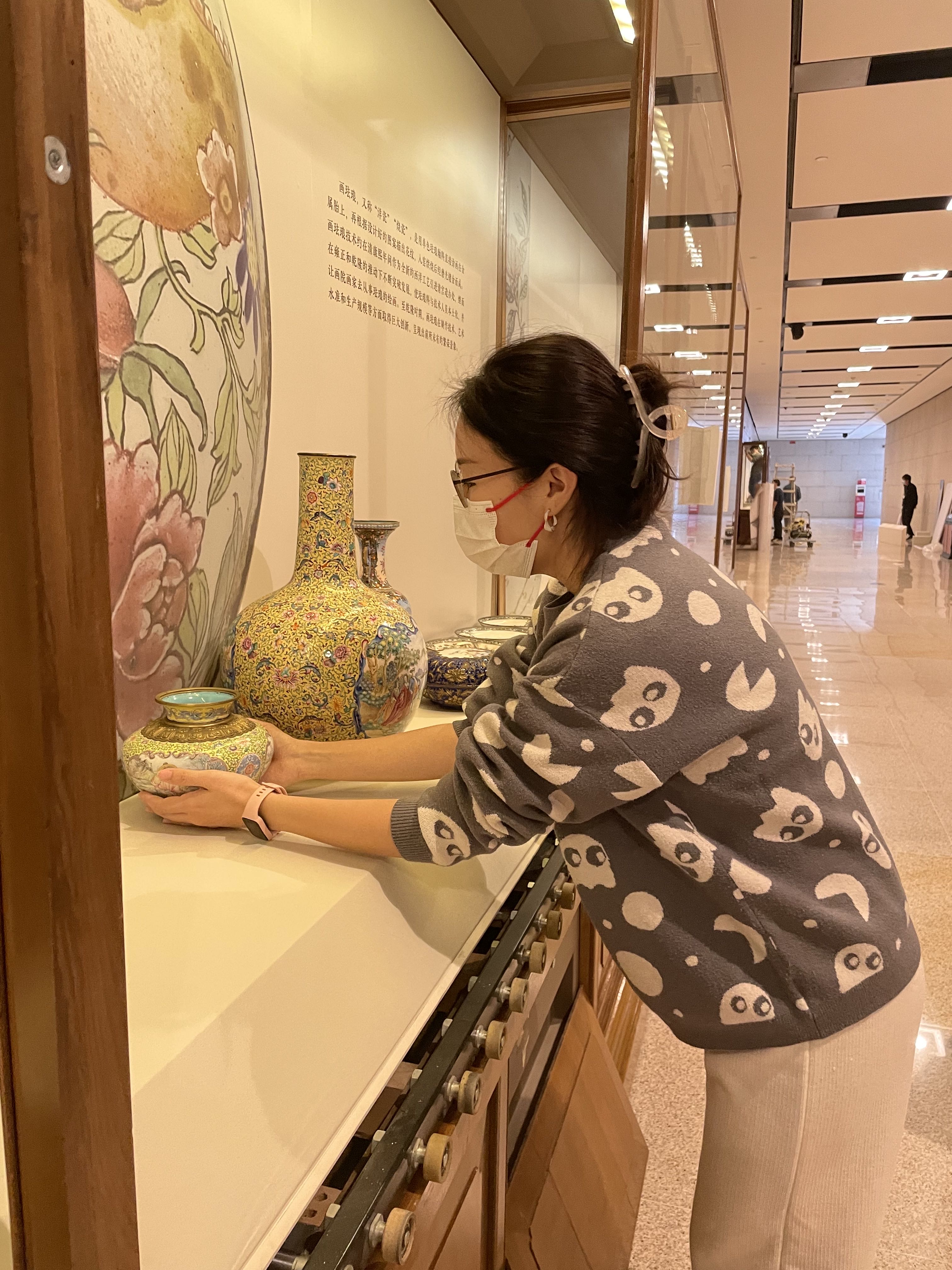 瓷器布展.jpg